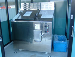 Organic waste processing machine